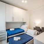 Center Sea Just Steps Away - Aria Condizionata - Wifi * راباللو
